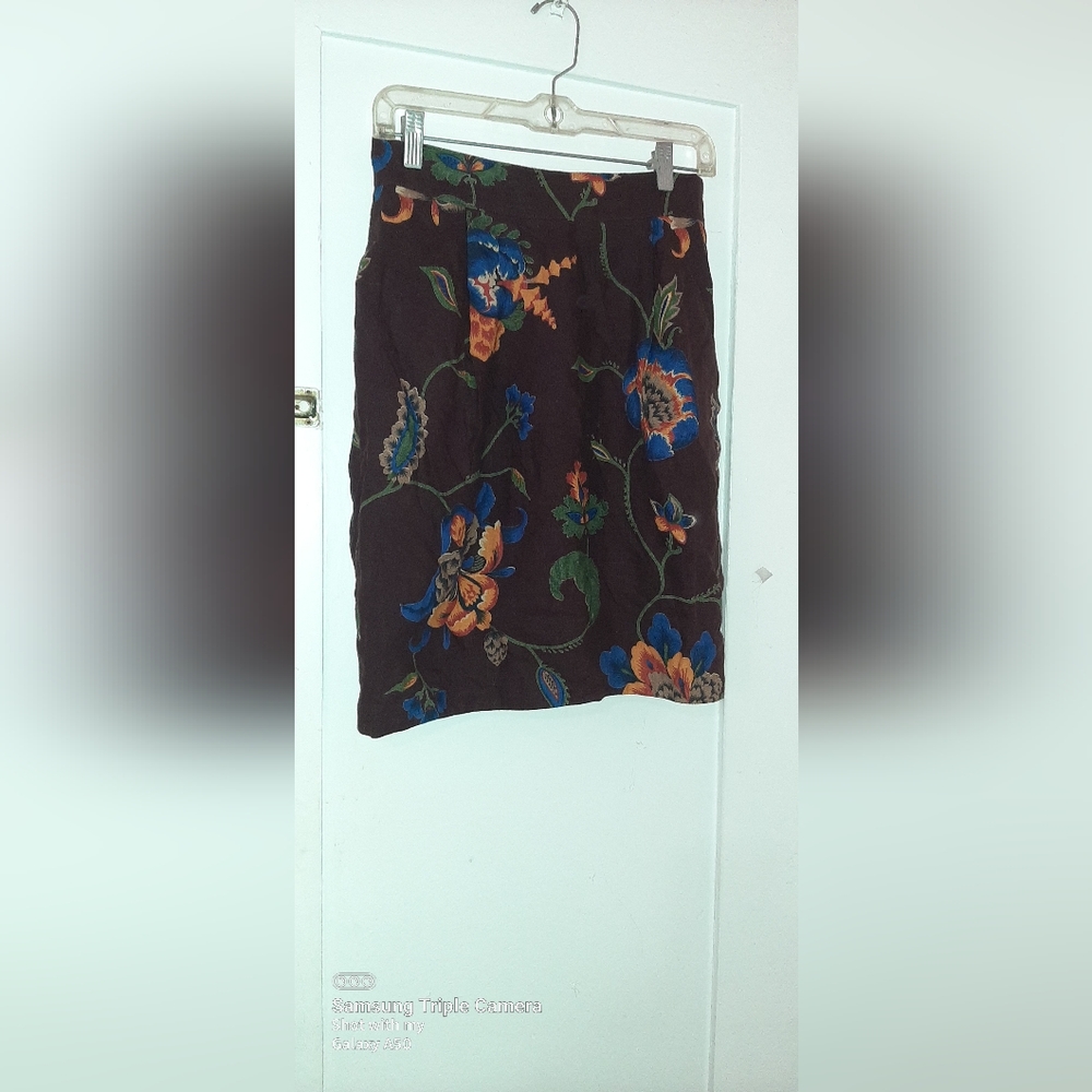Floral pattern RED WINE COLOR Linen skirt women's Size 8  made in ITALY🇮🇹
